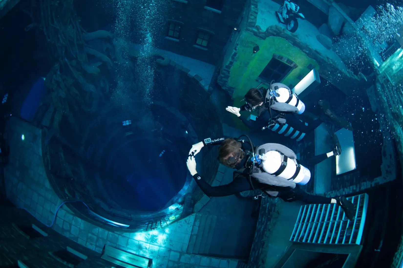 Explore premium dive resorts with luxury ethical scuba diving holidays